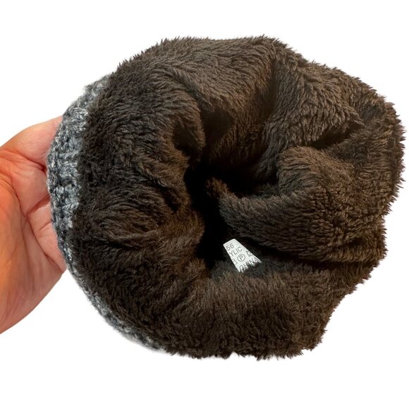 Love Of Fashion Women's Chunky Knit Faux Fur Lined Pom Pom Beanie Black Gray - Picture 6 of 6